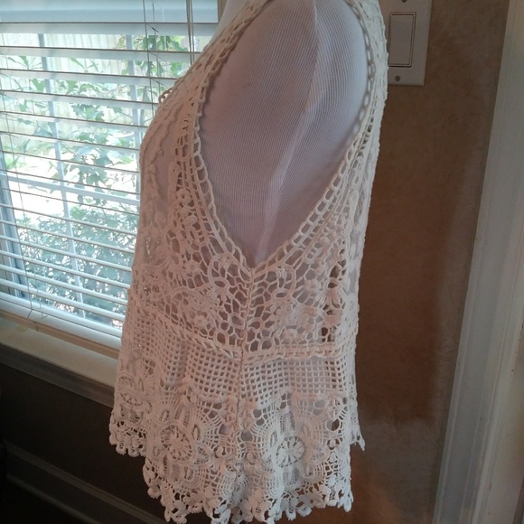Noelle Crochet Cover Up Tank Top Size S/M - Picture 4 of 7